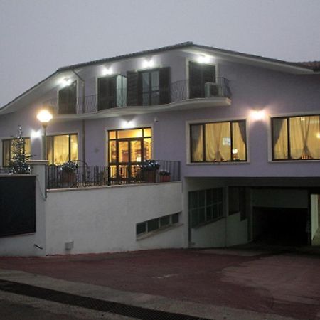 Residence Le Ginestre Авеццано Экстерьер фото
