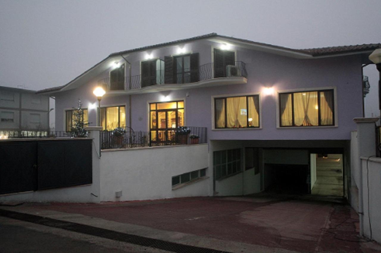 Residence Le Ginestre Авеццано Экстерьер фото
